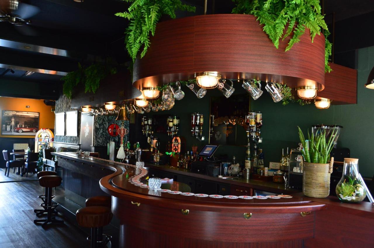 Hotel Pico Rozenburg Екстериор снимка